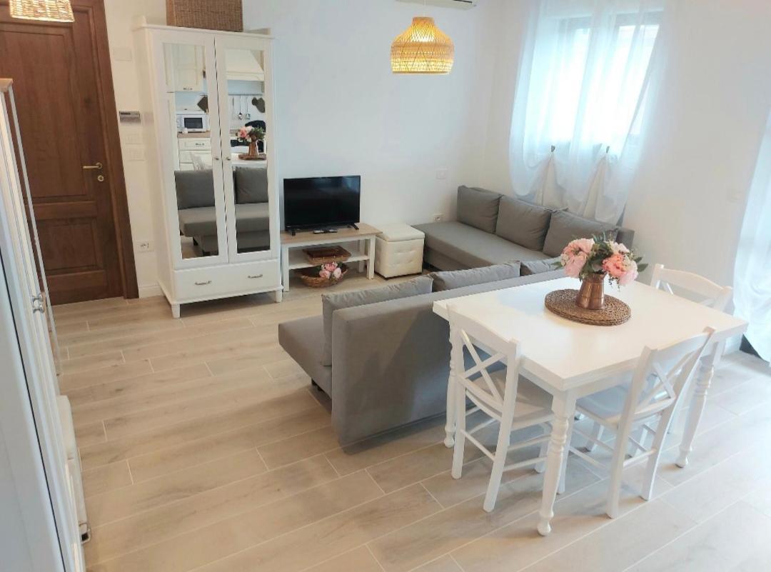 Incantevole Appartamento Monolocale Alba 2 חדר תמונה